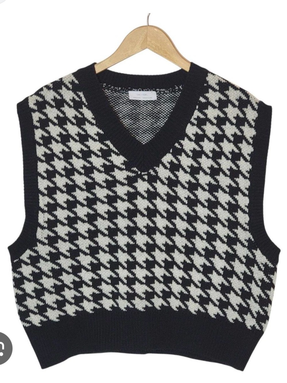Oak + Fort Houndstooth V-Neck Oversized Cropped Sweater Vest